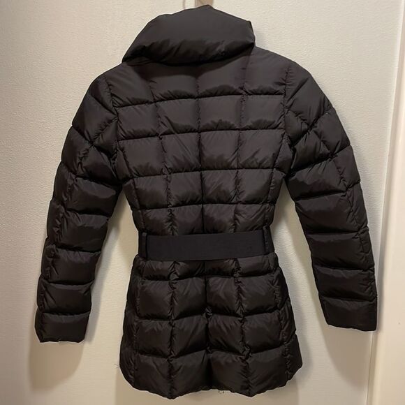 Add Down woman’s black puffer coat - Picture 8 of 8